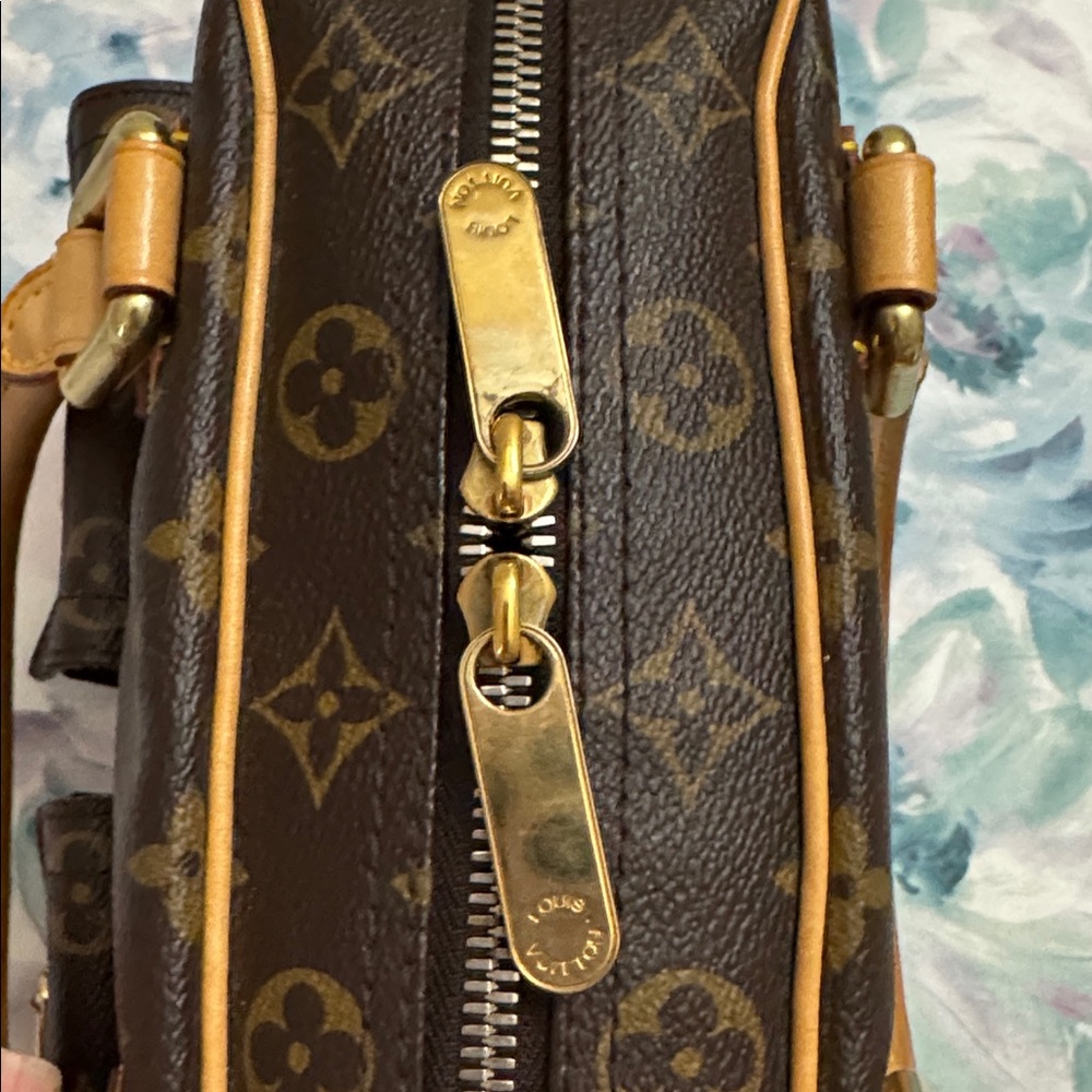 Authentic Louis Vuitton Manhattan PM Brown and Gold Monogram Satchel - Picture 10 of 16